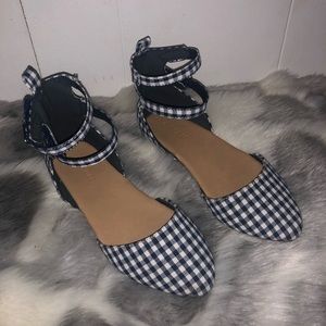 Toddler size 11 old navy sandals